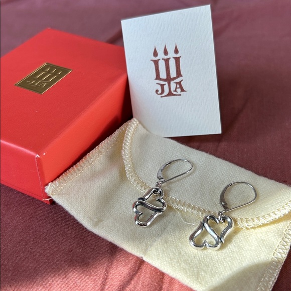 James Avery Retired Silver Heart Earrings - Picture 4 of 4